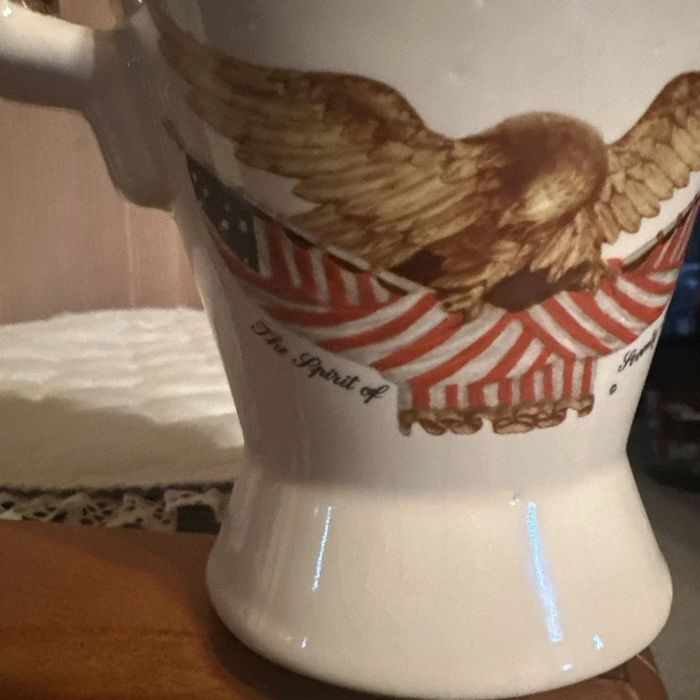Vintage McCoy Spirit of 76 Eagle Pitcher/Creamer Patriotic‎ USA Pottery Jug